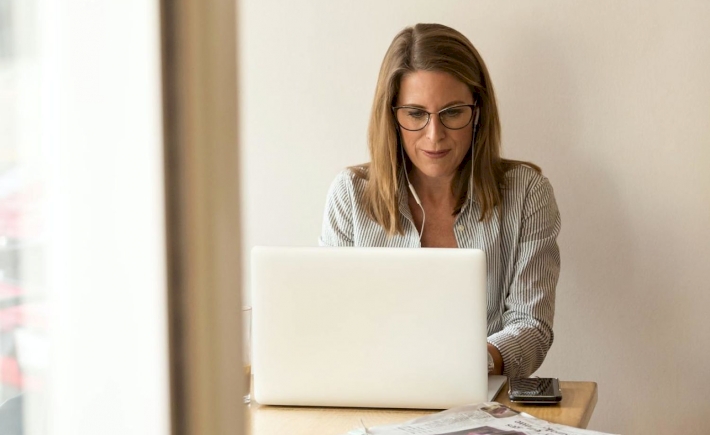 Deja de hacer estas cosas y serás un as del teletrabajo